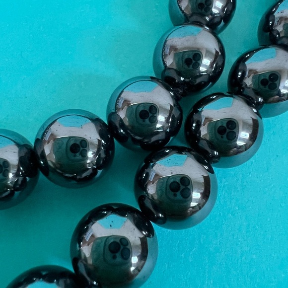 🔴Authentic LIKE NEW 🔴TIFFANY & CO Gemstone Hematite Bead Straight Up Necklace - Picture 6 of 11